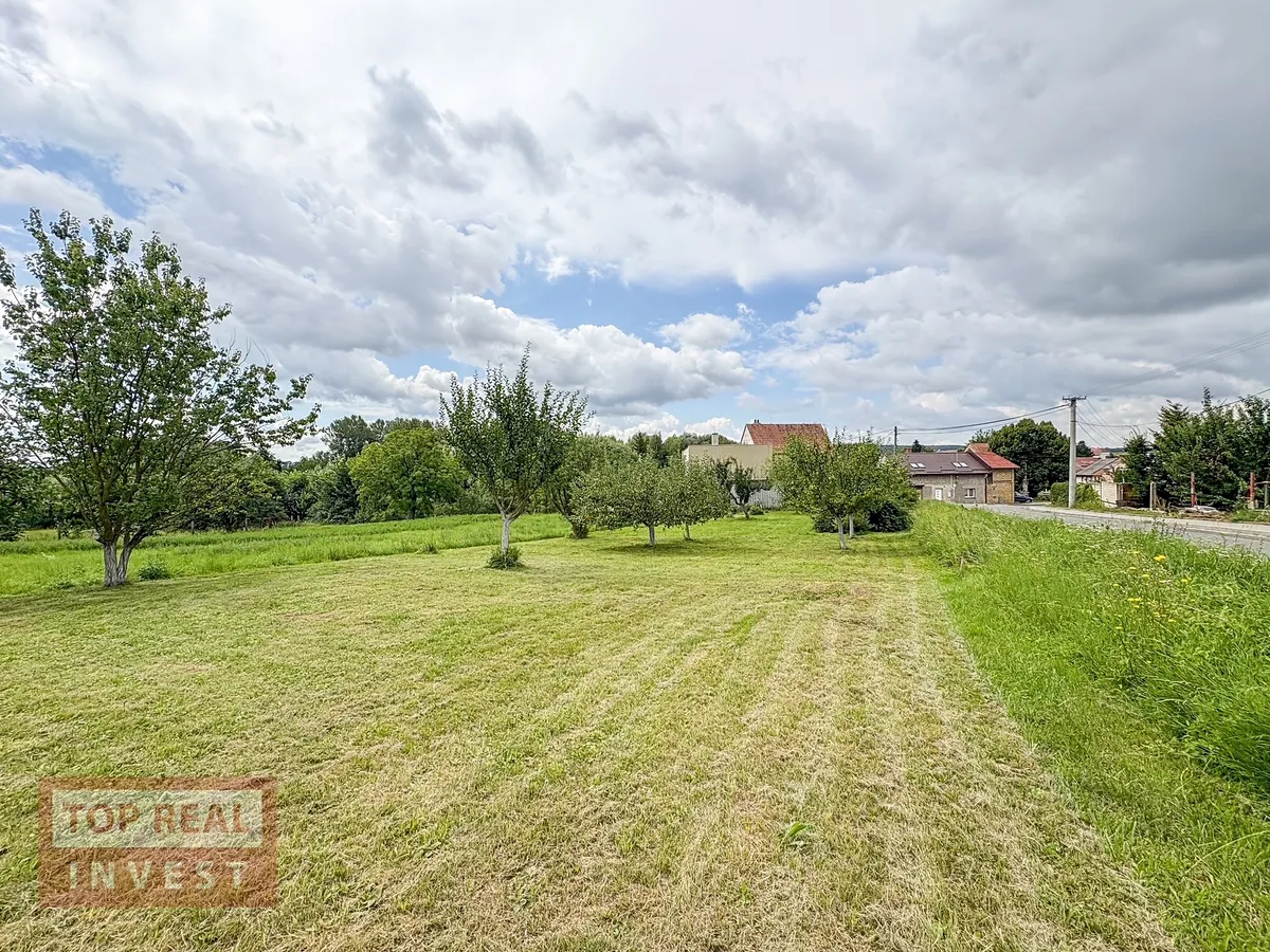 Prodej stavebního pozemku 1439 m²